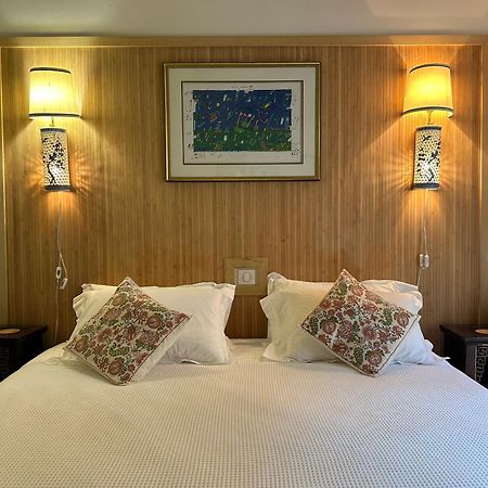 La Cour Carree Bed & Breakfast รุสเทรล ภายนอก รูปภาพ