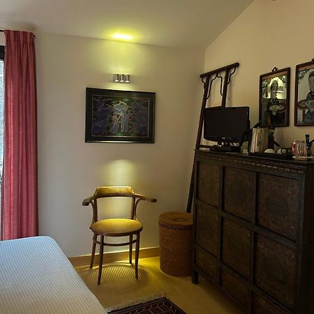 La Cour Carree Bed & Breakfast รุสเทรล ภายนอก รูปภาพ