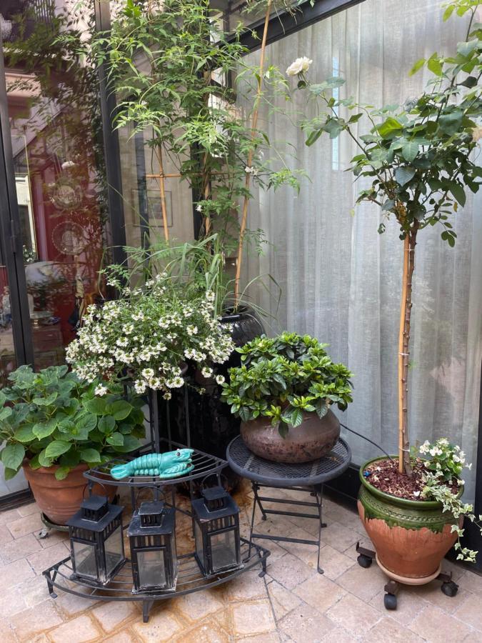 La Cour Carree Bed & Breakfast รุสเทรล ภายนอก รูปภาพ