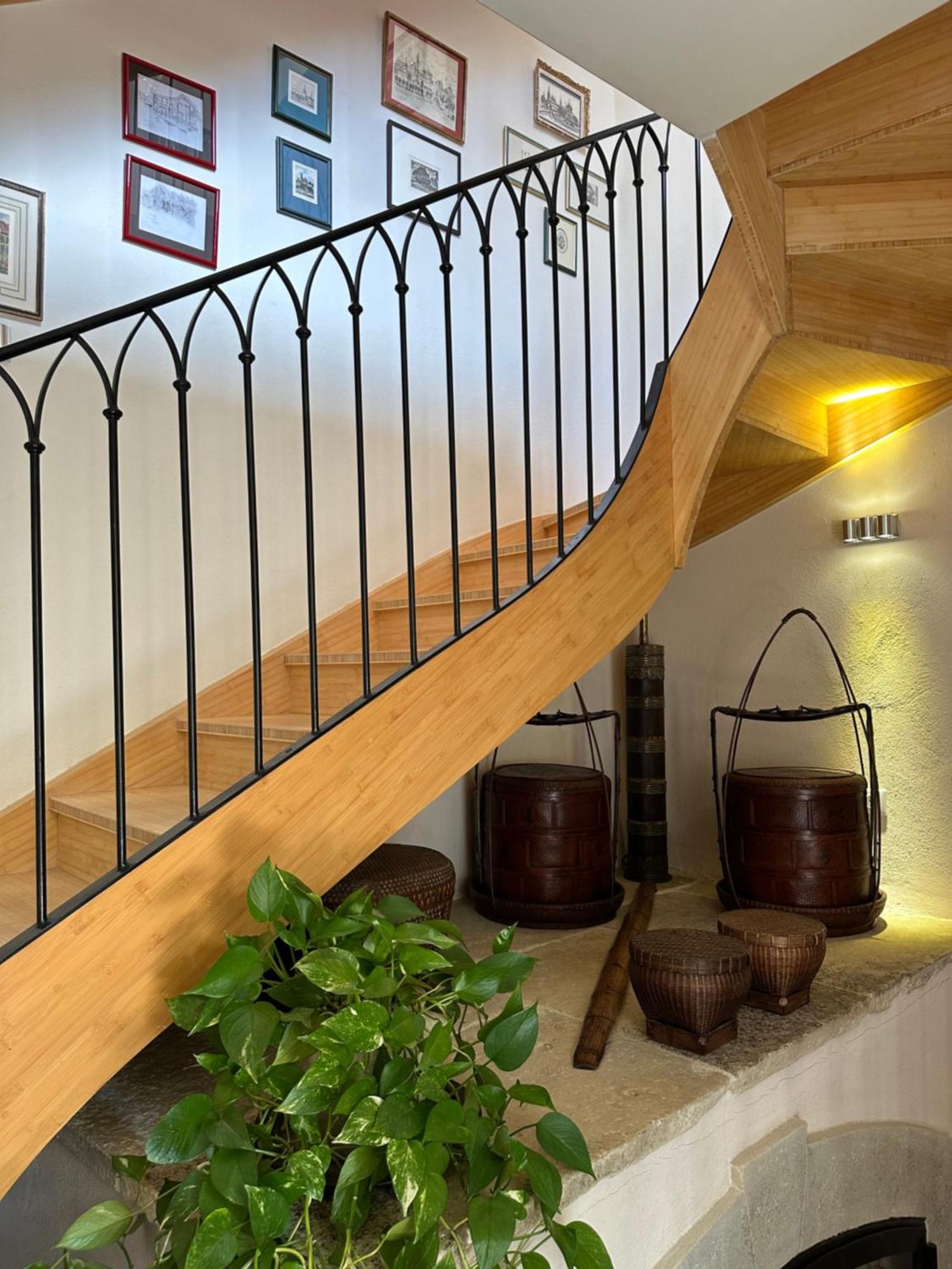 La Cour Carree Bed & Breakfast รุสเทรล ภายนอก รูปภาพ