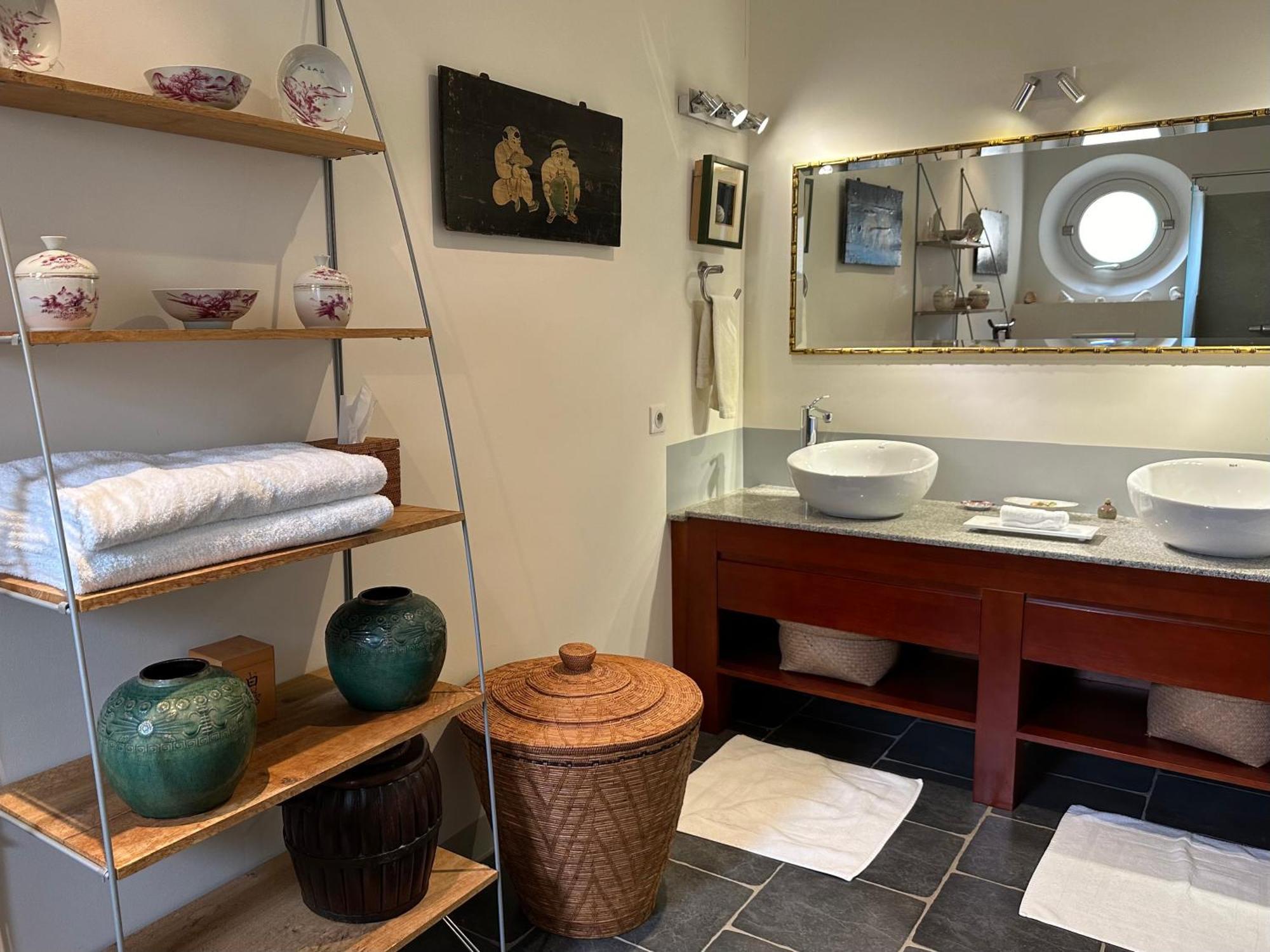 La Cour Carree Bed & Breakfast รุสเทรล ภายนอก รูปภาพ